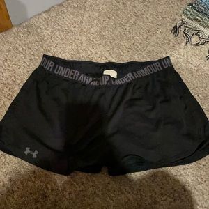 Women’s Underarmour athletic shorts